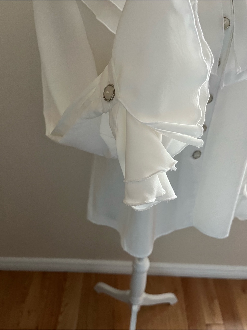White Ruffled Collar Button-Front Blouse - Picture 5 of 8